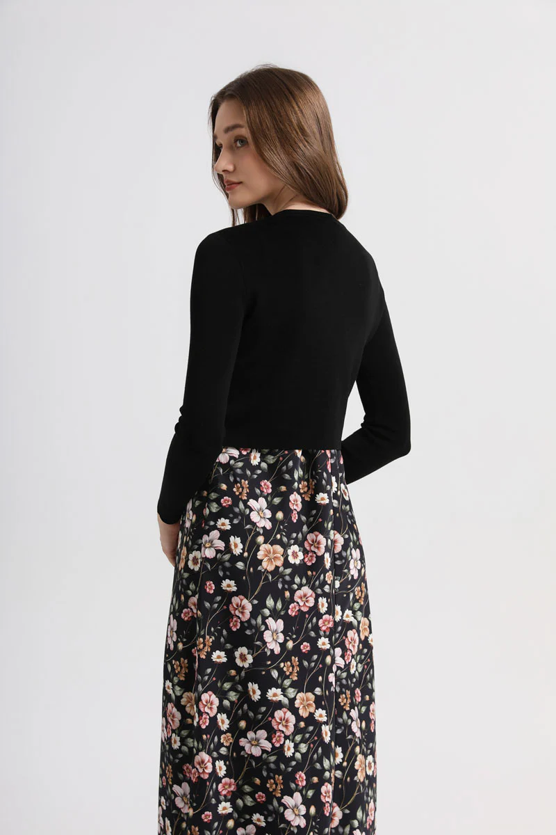 The Printed Jumper Dress - Image 4