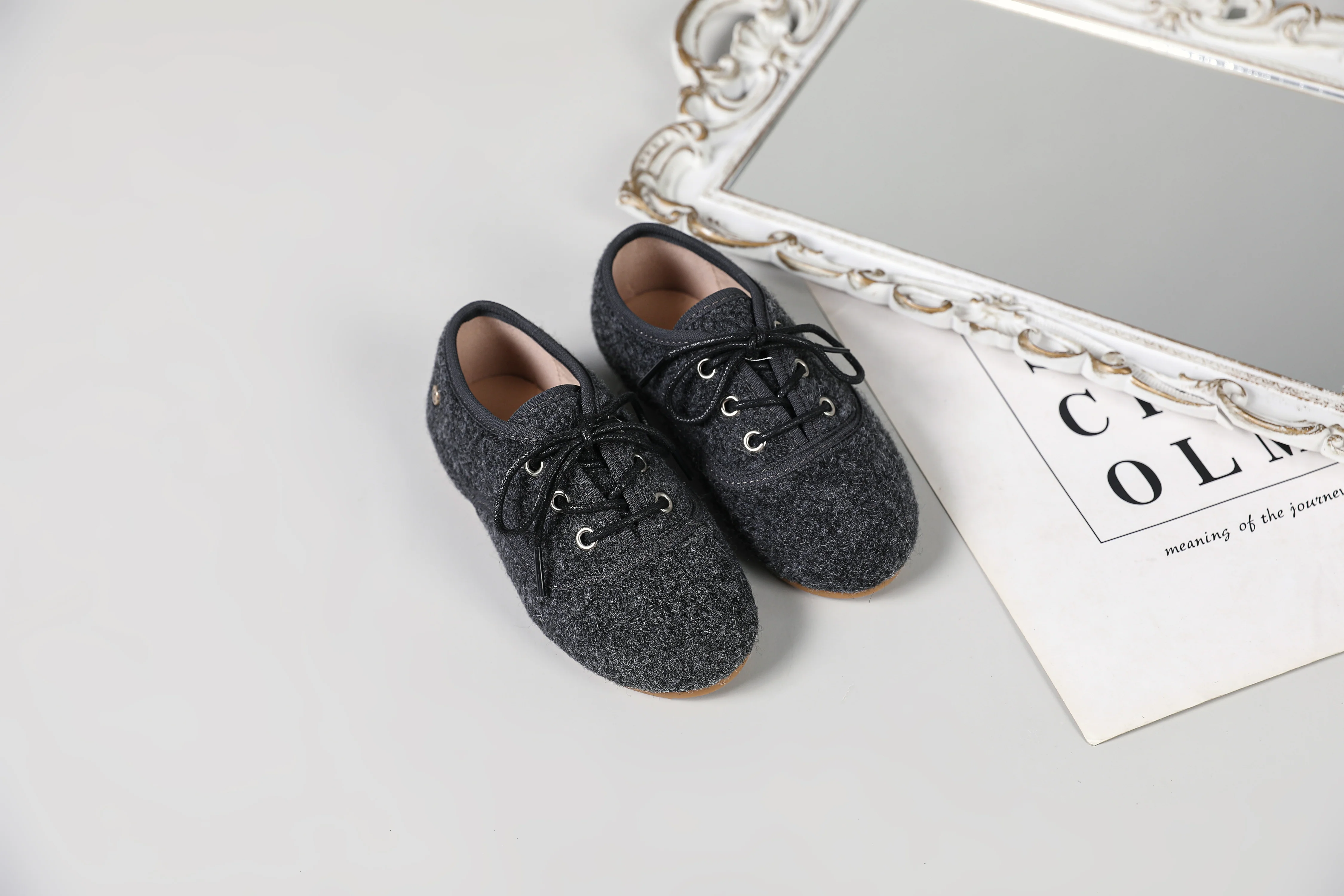 The Wool Shoes - Image 4